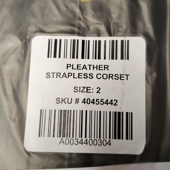 ❤️NWT VINTAGE TORRID BLACK FAUX LEATHER CORSET HOOK & EYE LACED BACK LINGERIE - Picture 8 of 12